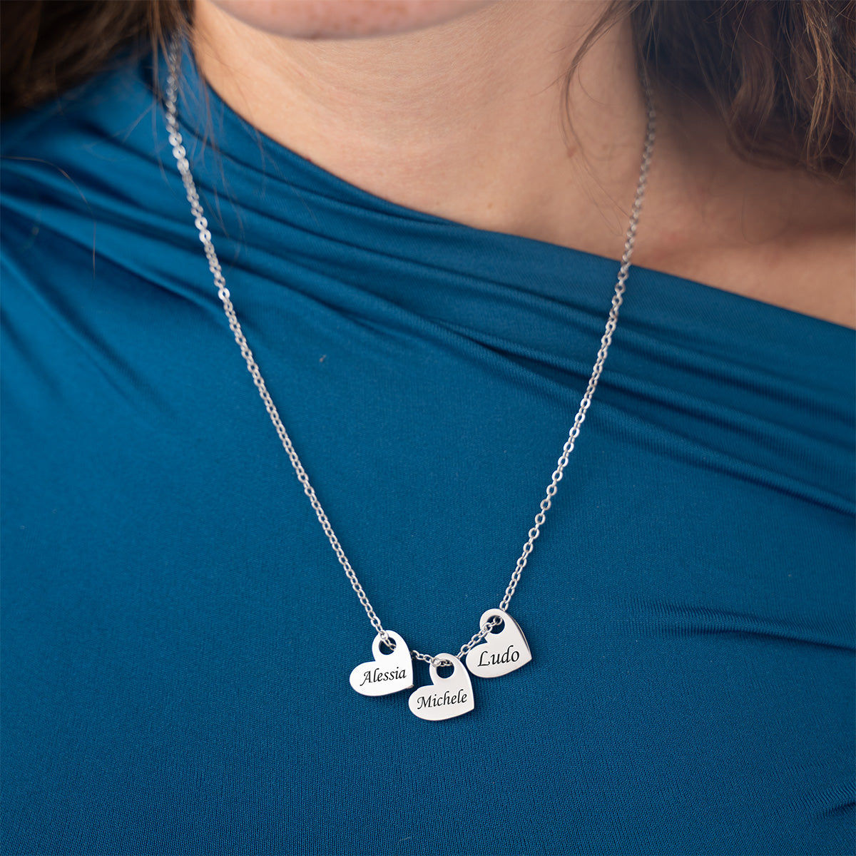 Collana Cuoricini con Nomi Incisi ✦ Cuori di Mamma