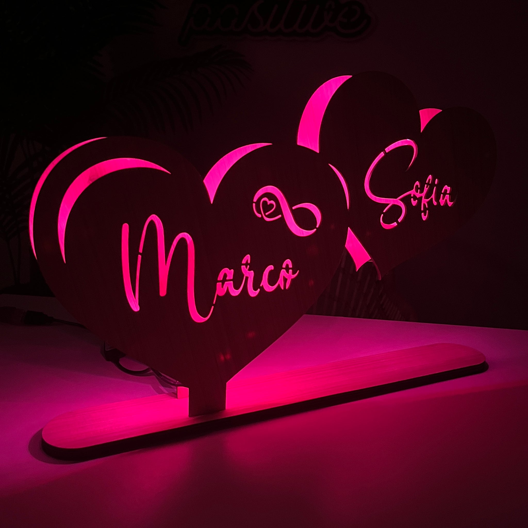 Lampada led personalizzata con foto e incisione cuore San Valentino