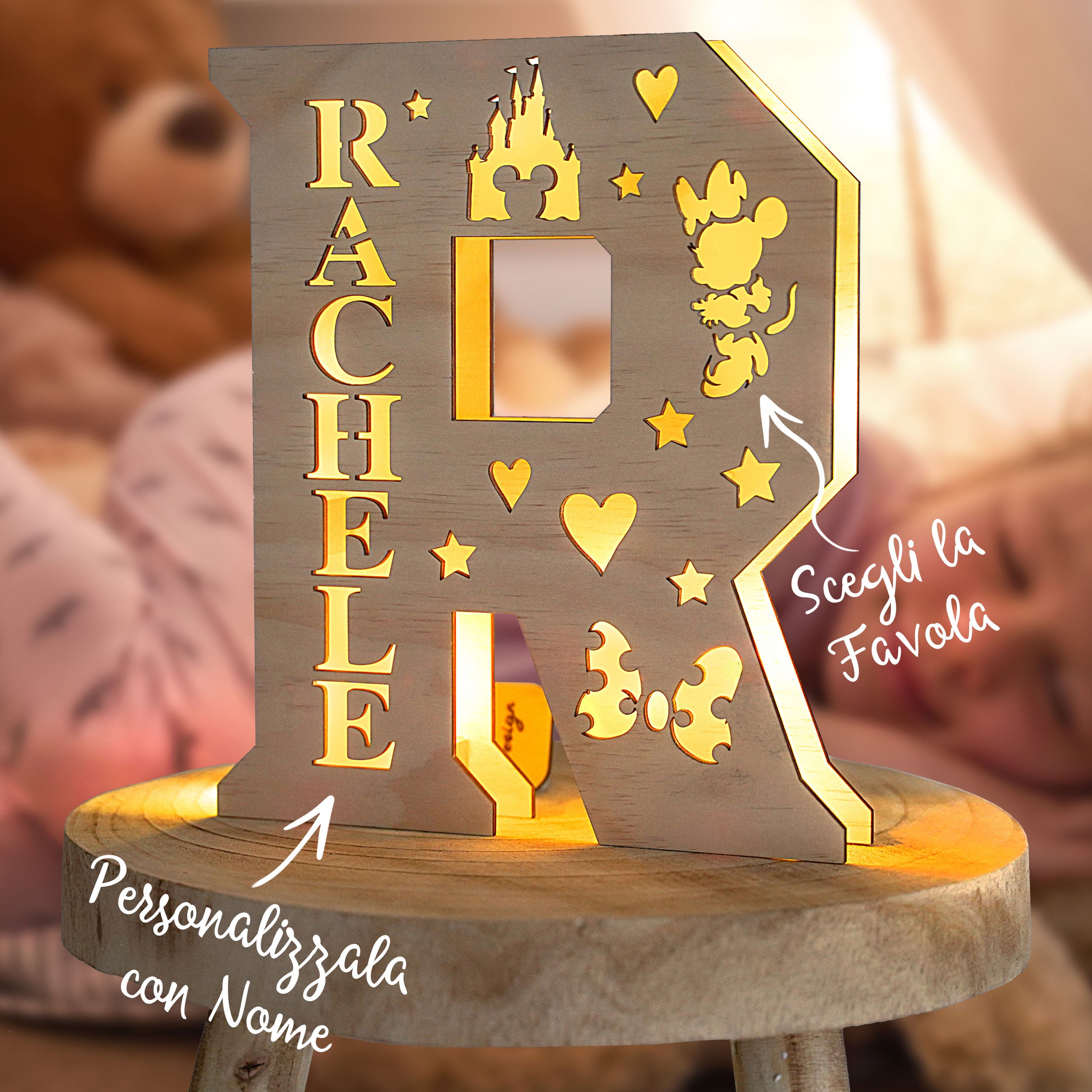 Lampada in legno personalizzata a forma di lettera con favole
