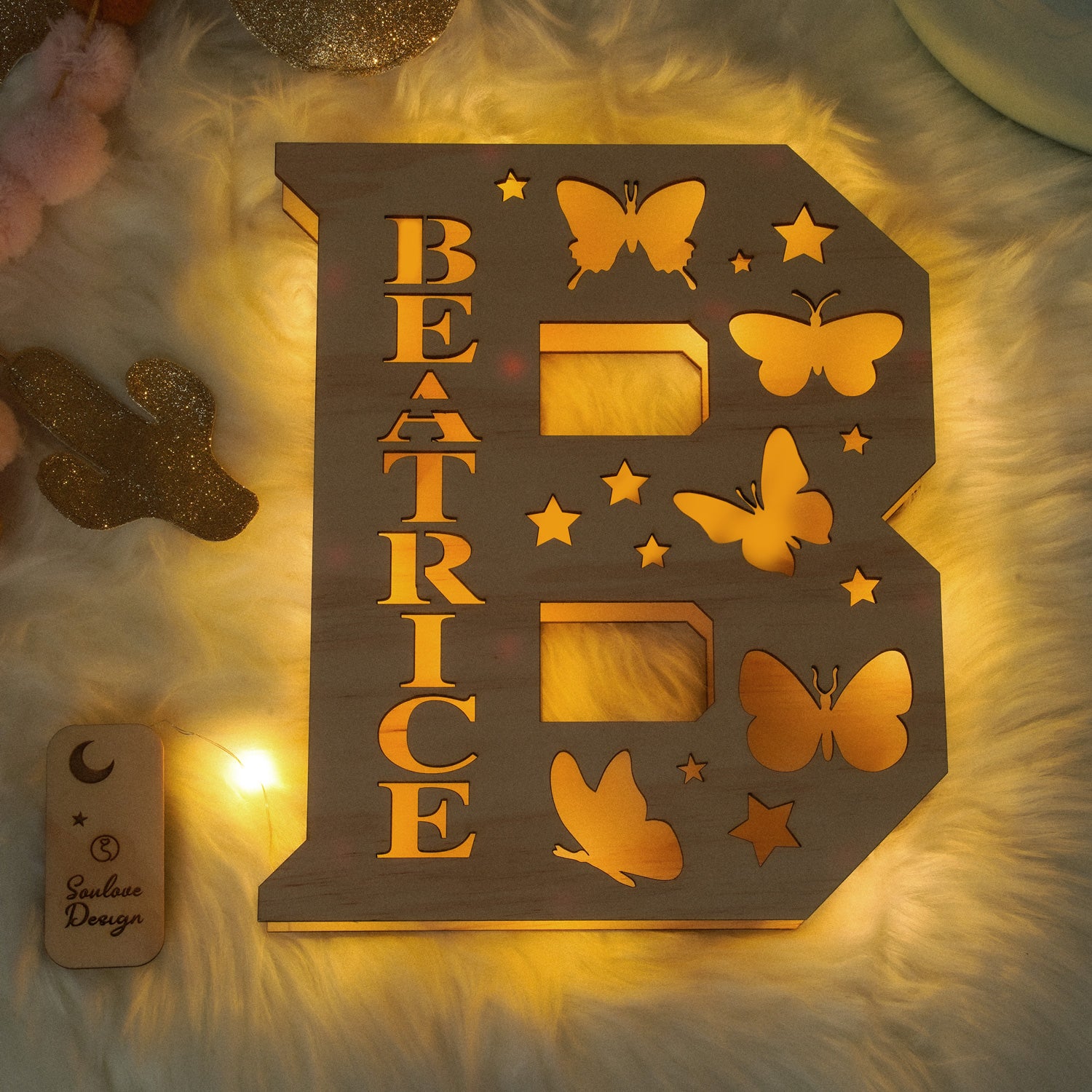 Lampada a forma di Lettera con Nome e Farfalle