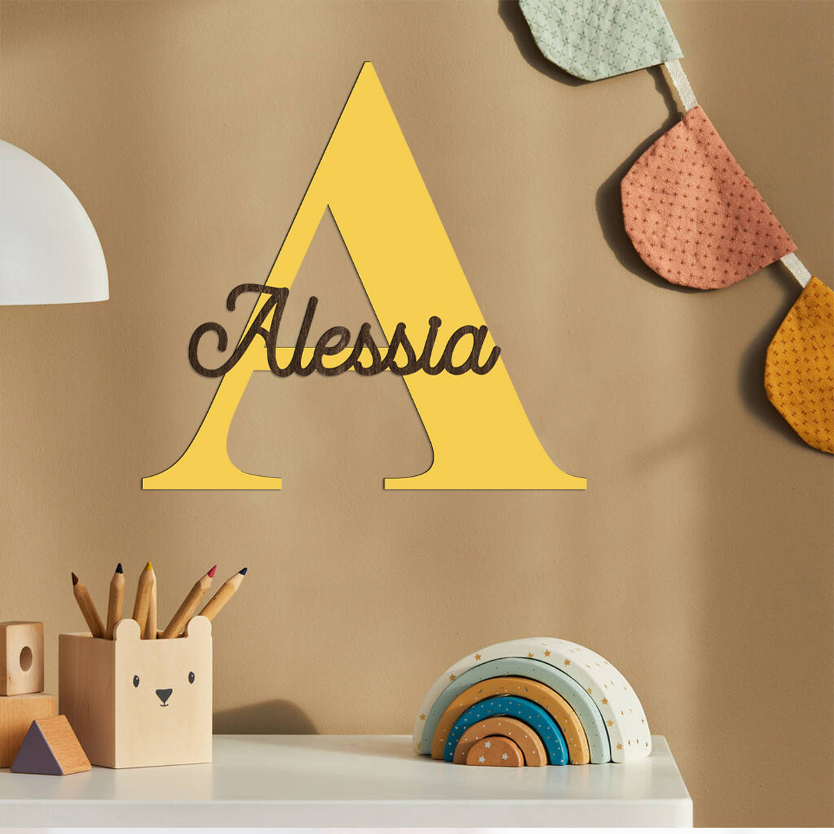 Decoro da parete per cameretta a forma di lettera con nome personalizzato